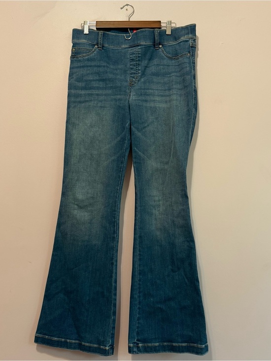 SPANX Denim - SPANX Pull On Stretch Flare Leg Jeans Medium Wash Size XL EUC 32 inseam
